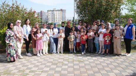 Seyhan Belediyesinden anlamlı etkinlik: Çölyak hastası çocuklardan annelerine fidan hediyesi