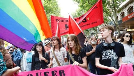 Vol à main armée, violences et séquestration… Plus de 30 personnes arrêtées pour des guets-apens homophobes en Australie