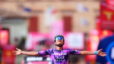 El australiano Luke Plapp vence desde la fuga la octava etapa del Giro de Italia