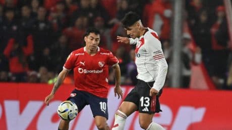 Tropiezos con sabor distinto para Boca y River en los clásicos