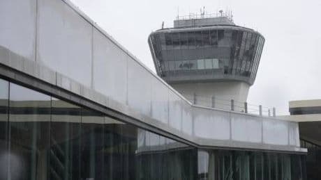 "Molte persone moriranno". L'oscura previsione dietro i blackout negli aeroporti Usa