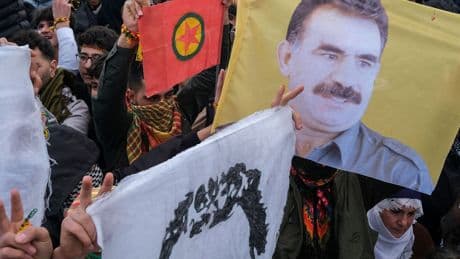 Kurdische Untergrundorganisation: Konflikt mit der Türkei: PKK kündigt Auflösung an