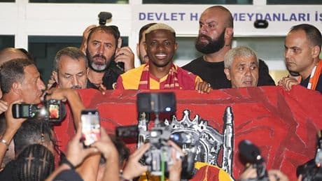 Galatasaray'ın yeni transferi Victor Osimhen İstanbul'a ayak bastı! İşte ilk açıklamaları