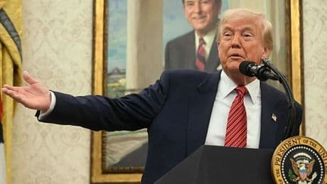 SON DAKİKA| İlk ‘büyük’ ticaret anlaşması yapıldı: Trump İngiltere ile el sıkıştı