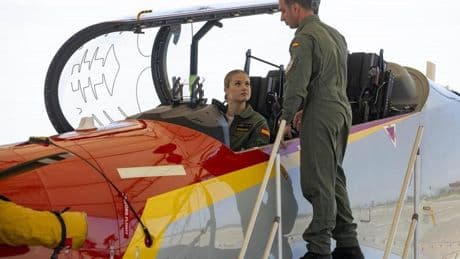 La Princesa Leonor aterriza en la Academia del Aire para iniciar su formación como piloto militar