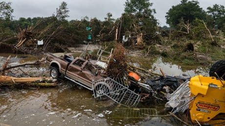 Inondations au Texas: le bilan de la catastrophe s’alourdit encore avec au moins 119 morts recensés