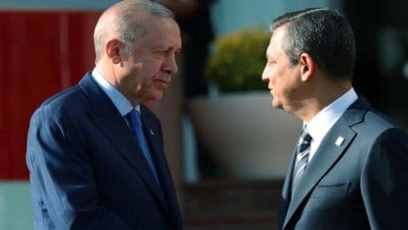 Erdoğan'dan Özel'e geçmiş olsun telefonu