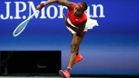 La Arthur Ashe contiene la respiración: sirve Coco Gauff, luego peligro de doble falta