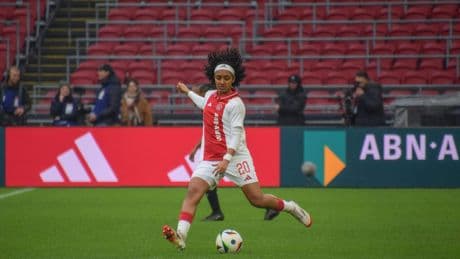 Lily Yohannes (18) vertrekt van Ajax naar Europese topclub Olympique Lyonnais: ’Compliment voor de jeugdopleiding’