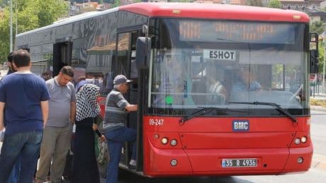 19 Mayıs'ta İzmir'de toplu taşıma ücretsiz mi? Metro ve otobüs 19 Mayıs Atatürk'ü Anma, Gençlik ve Spor Bayramı'nda ücretsiz mi?