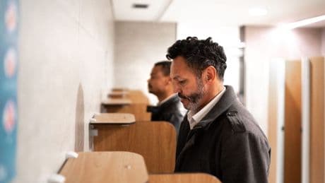 Dunkler Urin und Juckreiz? Es könnte an der Leber liegen