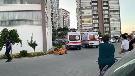 Boşanmak istedi, çocuklarının gözü önünde öldürüldü