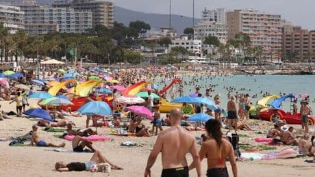 Spanish islands plotting new crackdown to 'control tourism' in blow for Brits