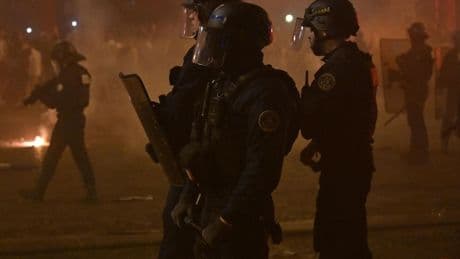 Twee doden, honderden gewonden en ruim 400 arrestaties in Frankrijk