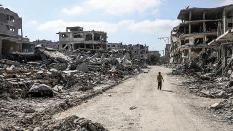 Un muerto y tres heridos de la Media Luna Roja Palestina por un ataque israelí en Gaza