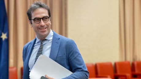 S&P sube la nota a España a A+ por la mejora económica y su baja exposición a los aranceles