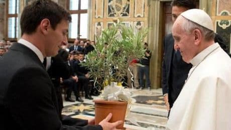 Ni Messi ni Maradona: El papa Francisco rompió el eterno debate con una respuesta inesperada