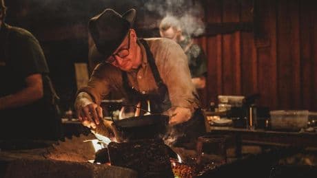 El nuevo mejor restaurante de Europa: bosque, brasas y una historia de amor por lo salvaje