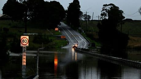 Tausende Menschen nach Überschwemmungen in Australien weiter ohne Strom