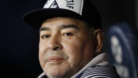Maradona, annullato il processo per la morte dopo lo scandalo del giudice. Ecco cosa è successo