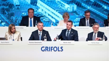 Grifols abre la puerta para echar a los 'hedge funds' de su consejo de administración