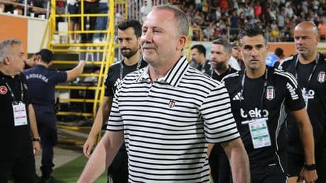 Beşiktaş'tan, transferde 25 ayrılık 12 yeni imza
