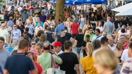 Demografie: Bevölkerung seit 1990 um fast vier Millionen gewachsen – Bayern mit größtem Plus