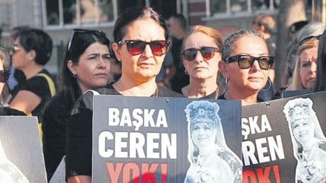 ‘Yanan insanları değil arabalarını kurtardılar’