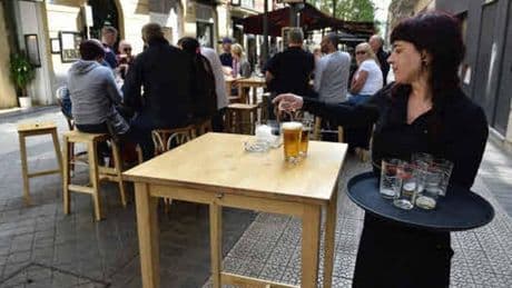 La mayor subida de la historia del salario mínimo castigó de forma generalizada a los pequeños negocios