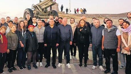Özel’den Zafer Yolu yürüyüşü