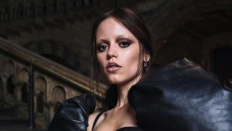 Este otoño vuelve la fuerza a la mirada: las dos tendencias exageradas que han conquistado las pasarelas