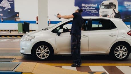 AECA-ITV denuncia que uno de cada tres vehículos circula sin ITV en verano: “Los riesgos se multiplican”