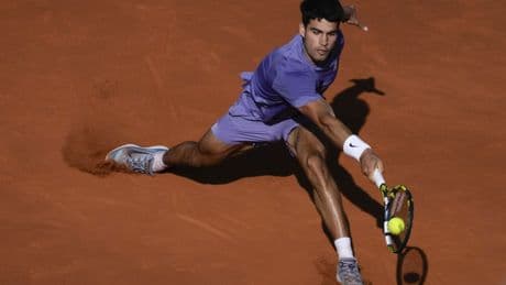 Alcaraz no da opciones a De Miñaur y ya espera rival en semifinales