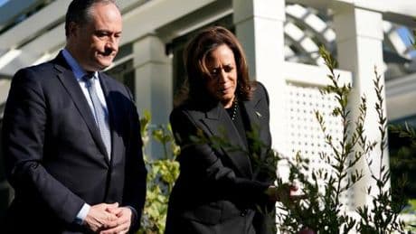 Doug Emhoff, le mari de Kamala Harris, évincé du conseil d’administration du musée de l’Holocauste à Washington