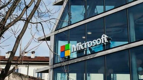 Microsoft lascia OpenAI per la rivale Anthropic