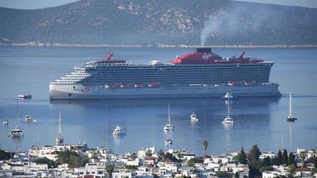 Bodrum'a "Resilient Lady" kruvaziyeriyle 2 bin 556 yolcu geldi