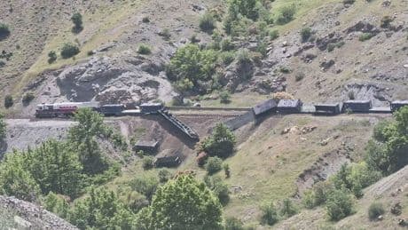 Elâzığ’da yük treni raydan çıktı