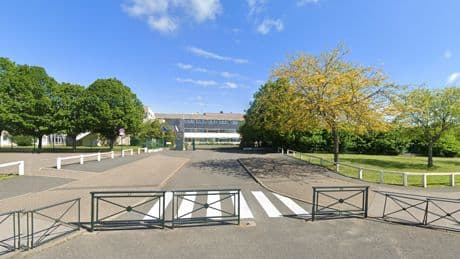Un acte d’une grande «gravité»: en Essonne, une professeur blessée par une porte lancée du 4e étage par des élèves