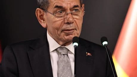 "Şampiyon olduk, kupaları kazandık diye durmak yok"