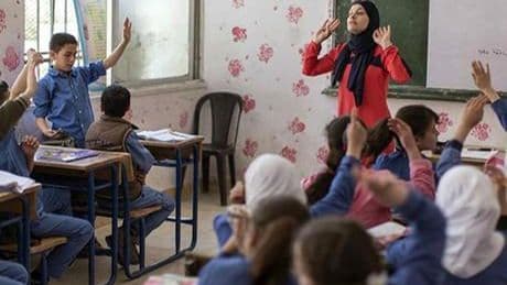 Esad rejiminin kovduğu 14 bin 646 öğretmen görevine iade edildi