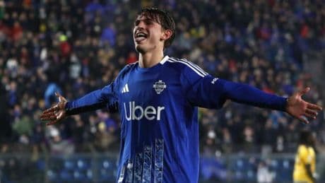 Nico Paz: "No he hablado con Xabi Alonso nunca"