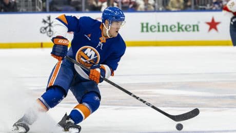 Islanders and Max Tsyplakov avoid arbitration with new two-year pact