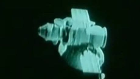 Un satellite sovietico cadrà sulla Terra: quando avverà il rientro e quali sono i rischi