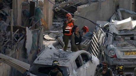 Al menos ocho muertos y un centenar de heridos en un nuevo ataque de Irán contra Israel