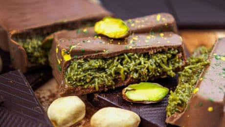 Schoko trifft auf Crunch: Dubai-Schokolade selber machen: So gelingt die süße Verführung