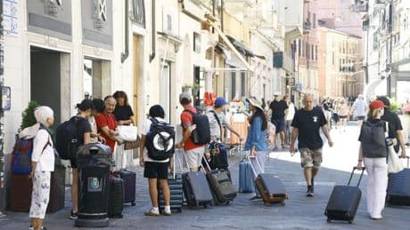 Tassa di soggiorno, record di incassi: il gettito ligure aumenta del 25% | Grafico