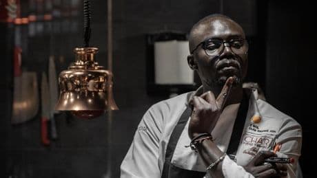 Char, Fuego y Brasas y la historia del senegalés que era perseguido en su país por querer ser cocinero