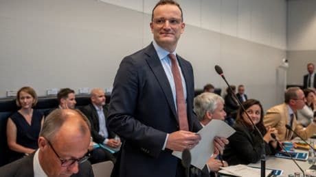 F.A.Z. Frühdenker: „Bösartige Vorwürfe“? Ausschuss diskutiert Spahns Masken
