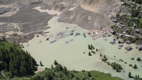 Bergsturz in Blatten - Wasser fließt langsam aus verschüttetem Dorf ab