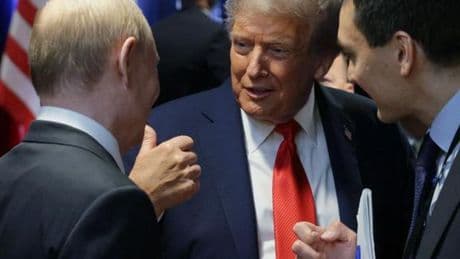 Trump-Poutine : des documents gouvernementaux laissés dans un hôtel en Alaska donnent des détails pratiques sur l’organisation du sommet, selon NPR